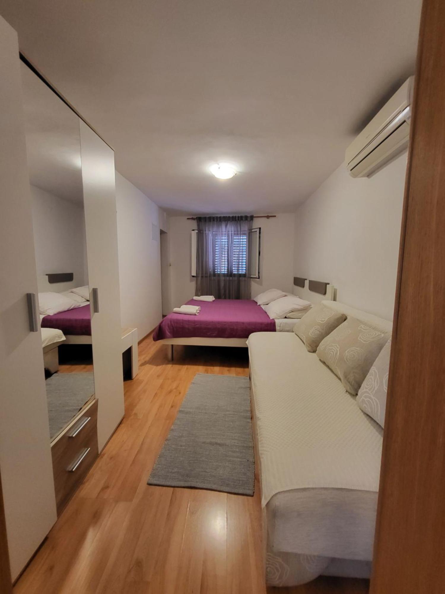 Guest Accomodation Zura สกราดิน ภายนอก รูปภาพ