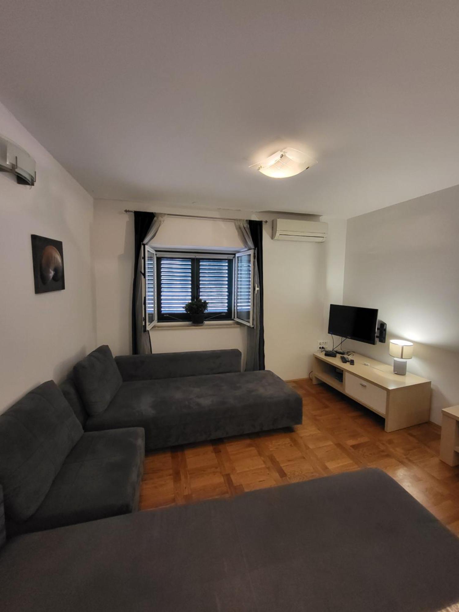 Guest Accomodation Zura สกราดิน ภายนอก รูปภาพ