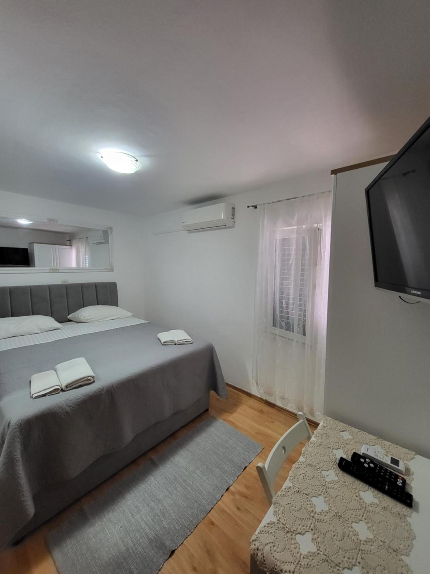 Guest Accomodation Zura สกราดิน ภายนอก รูปภาพ