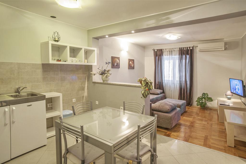 Guest Accomodation Zura สกราดิน ห้อง รูปภาพ