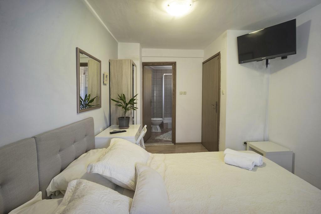 Guest Accomodation Zura สกราดิน ภายนอก รูปภาพ